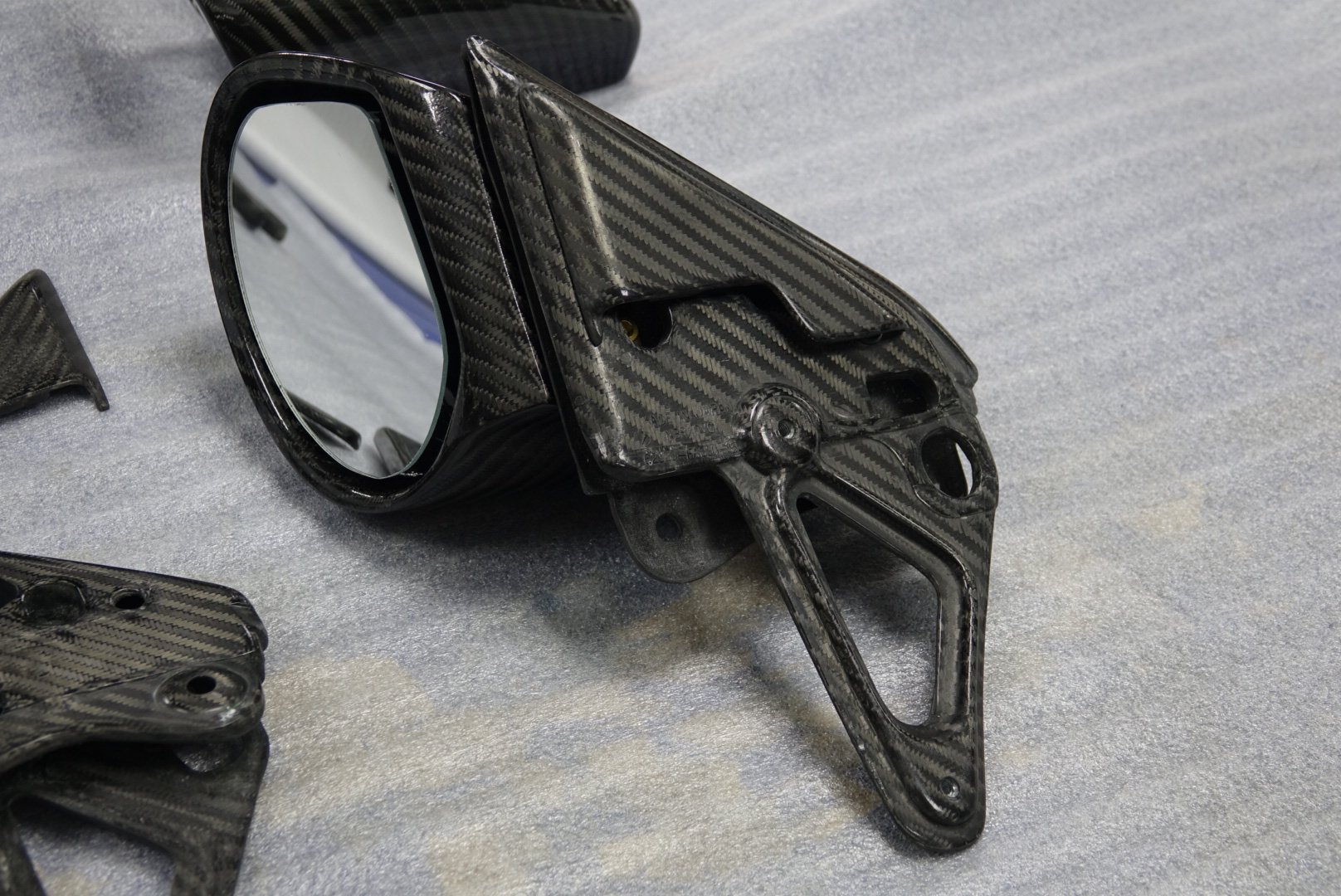 CARBON SIDE MIRROR BRACKETS FOR SUBARU IMPREZA GC8 - ANTONENKO555